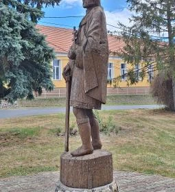 István király faszobra