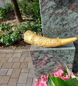 IV. Béla mellszobra