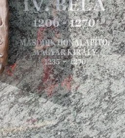 IV. Béla mellszobra