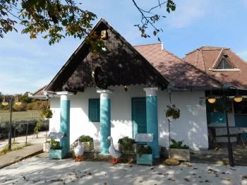 Ivóka Kertvendéglő & Pince Révfülöp