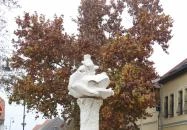 János vitéz-díszkút Ráckeve