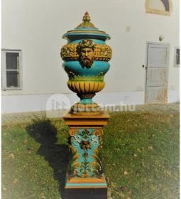 8. legjobb látnivaló: Janus Pannonius Múzeum - Zsolnay Kerámia Kiállítás