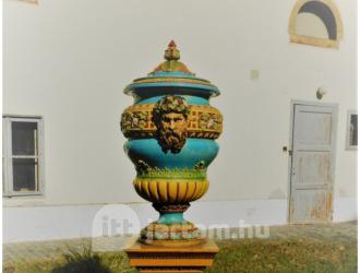 Janus Pannonius Múzeum - Zsolnay Kerámia Kiállítás