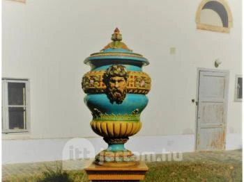 Janus Pannonius Múzeum - Zsolnay Kerámia Kiállítás Pécs