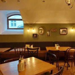 Jaromír a Templomhoz Budapest - Belső