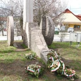 Jászhuszár, Pilisjászfalu - Külső kép