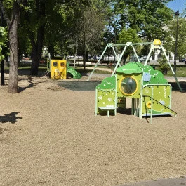 Játszótér, Hatvan - Külső kép