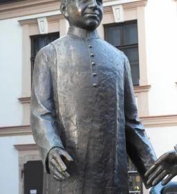 Jedlik Ányos és Czuczor Gergely szobra 