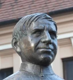 Jedlik Ányos és Czuczor Gergely szobra 