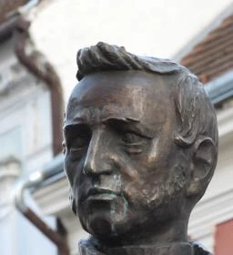 Jedlik Ányos és Czuczor Gergely szobra 