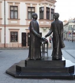 Jedlik Ányos és Czuczor Gergely szobra 