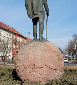 Jelky András-szobor