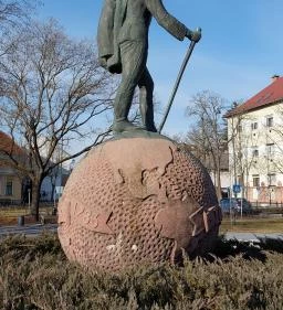 Jelky András-szobor