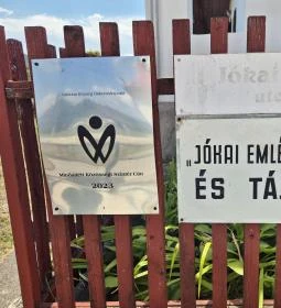 Jókai Mór Emlékszoba és Tájház