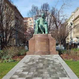 Jókai Mór szobor - Jókai tér Budapest - Külső kép