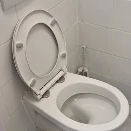 Jola Bistro & Pizzéria, Gyál - Mosdó