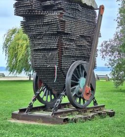 József Attila Emlékmű