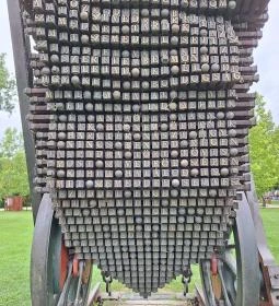 József Attila Emlékmű