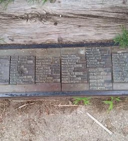 József Attila Emlékmű