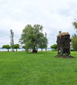 József Attila Emlékmű