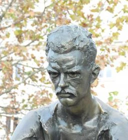 József Attila szobra 