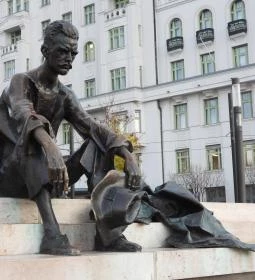 József Attila szobra 