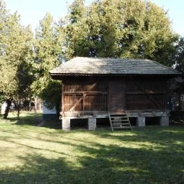 József Attila Városi Könyvtár és Múzeum, Makó - Külső kép