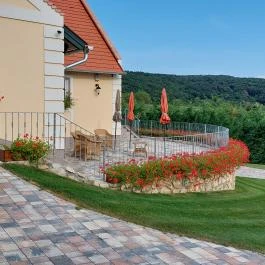 Kaáli Autó-Motor Múzeum Dörgicse - Külső kép