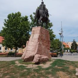 Kádár vitéz, Berettyóújfalu - Egyéb