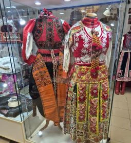 Kaláris Viselettár