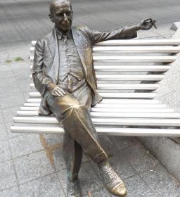 Kálmán Imre szobra