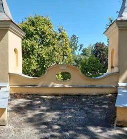 Kálvária & Szentsír kápolna