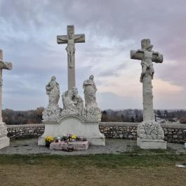 Kálvária-szoborcsoport, Tata - Külső kép