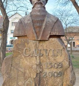 Kálvin János mellszobor
