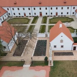 Kamalduli Remeteség Oroszlány-Majkpuszta - Külső kép