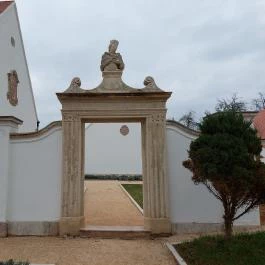 Kamalduli Remeteség Oroszlány-Majkpuszta - Külső kép