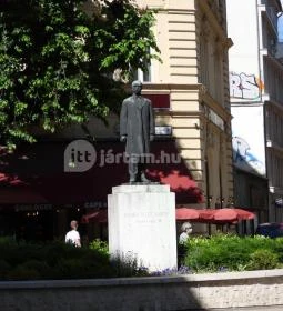 Kamermayer Károly szobra