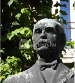 Kamermayer Károly szobra