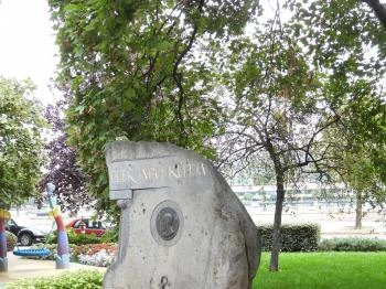 Kányádi Sándor emlékkő & Elek apó kútja Budapest