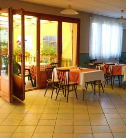 Kápolnai Autós Vendéglő