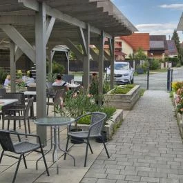 Karamell Cukrászda és kávézó, Szombathely - Külső kép
