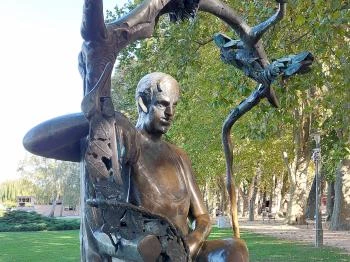 Karinthy Frigyes szobra Siófok