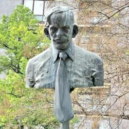 Karinthy Frigyes-emlékmű, Budapest - Egyéb