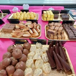 Karl Kávézó Fagylaltozó Dunaharaszti - Étel/ital