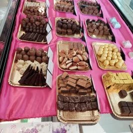 Karl Kávézó Fagylaltozó Dunaharaszti - Étel/ital