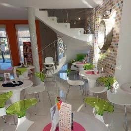 Karl Kávézó Fagylaltozó Dunaharaszti - Belső