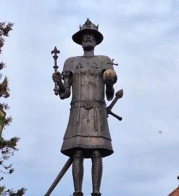 Károly Róbert-szobor