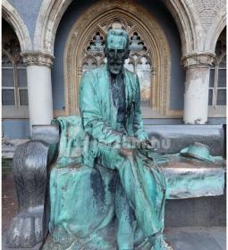 Károlyi Sándor gróf szobra 