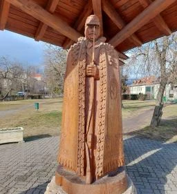 Kárpátok őre szobor