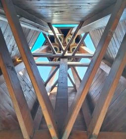 Kastélykerti harangláb